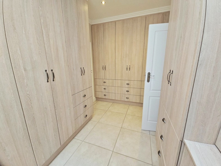 4 Bedroom Property for Sale in Sedgefield Central Western Cape